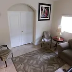 Hennesseey House Florida